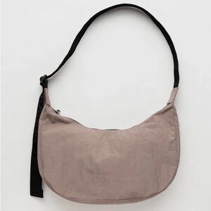 Baggu Medium Crescent Bag in Taupe
